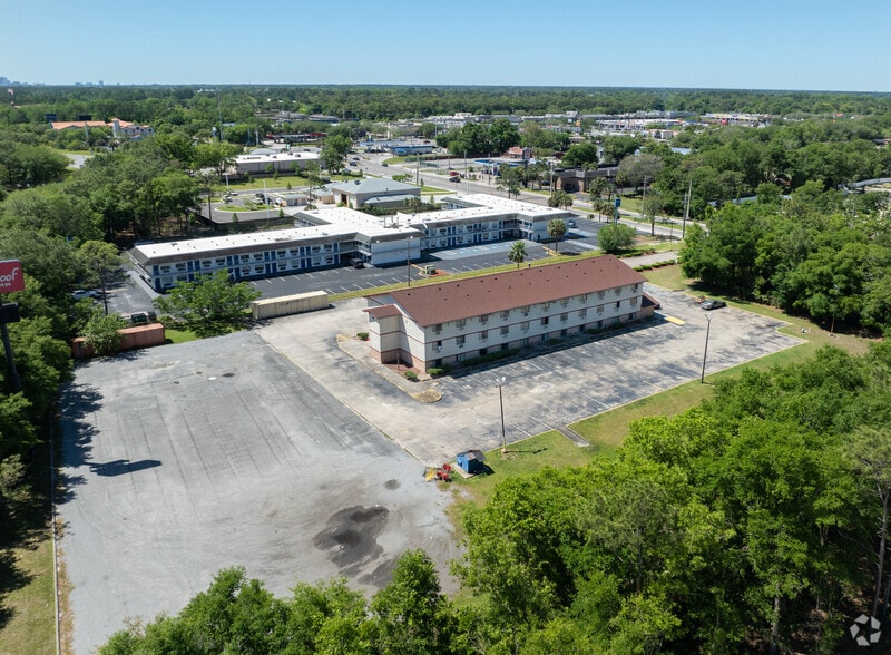 More Photos Of 10901 Harts Rd, Jacksonville Hotel For Sale
