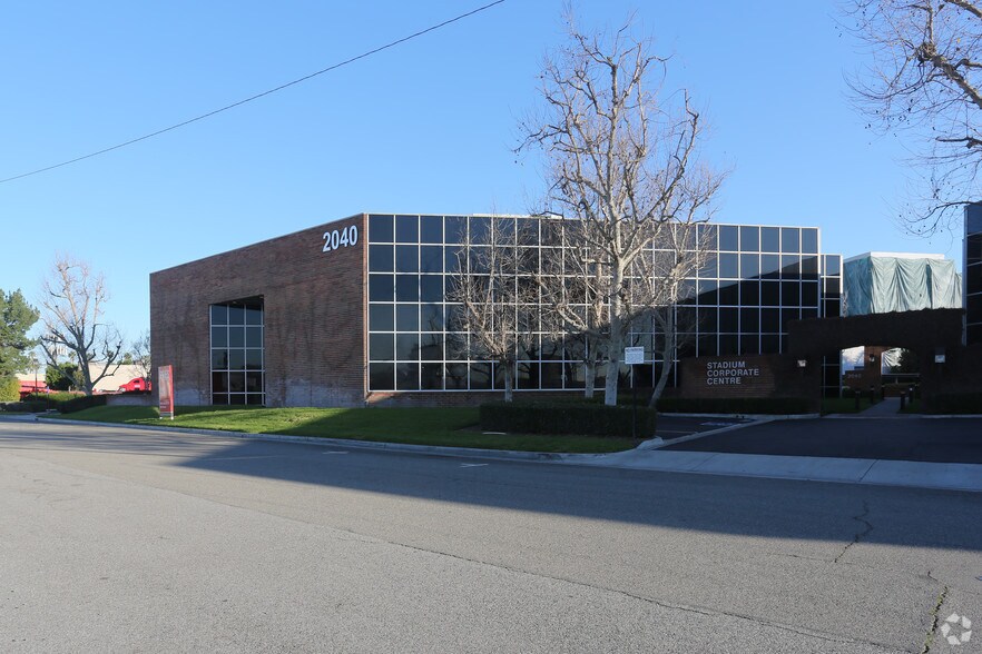 More Photos Of 2040 S Santa Cruz St, Anaheim Loft Creative Space For Lease
