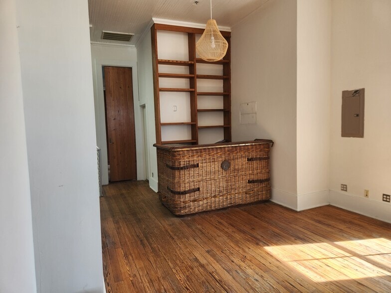 More Photos Of 1423-1425 Newcastle St, Brunswick Storefront For Sale