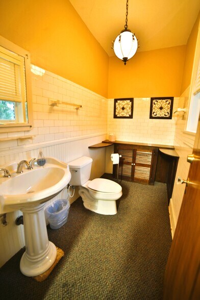 More Photos Of 108 Hillcrest St, Orlando Office For Sale