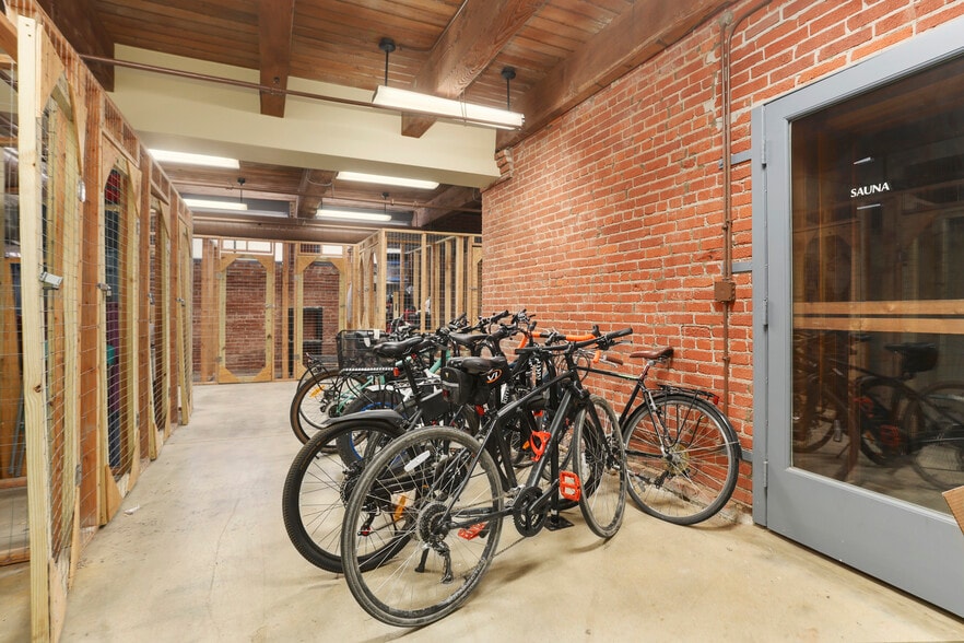 More Photos Of 412 W 8th St, Kansas City Apartments For Sale