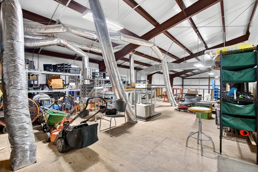 More Photos Of 8601 Fawn Trl, Conroe Warehouse For Lease