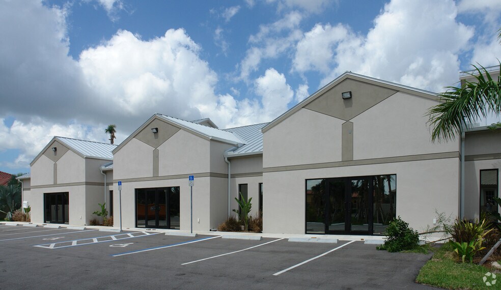More Photos Of 15730 New Hampshire Ct, Fort Myers Medical For Lease