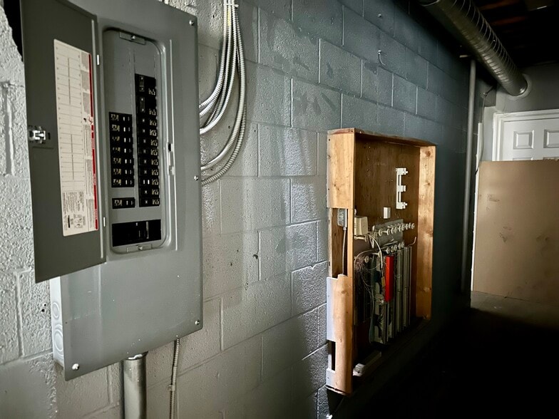 More Photos Of 2023 Wall Ave, Ogden Distribution For Sale