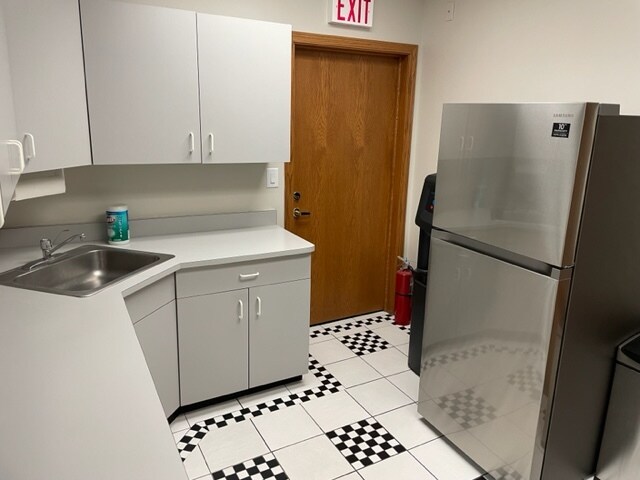 More Photos Of 28085 N Ashley Cir, Libertyville Medical For Sale