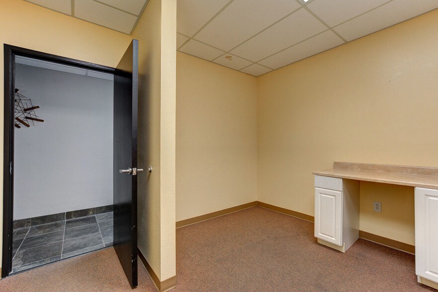 More Photos Of 2400 N Tenaya Way, Las Vegas Office For Lease