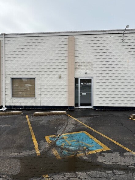 More Photos Of 1301 W 1st St, Springfield Medical For Lease