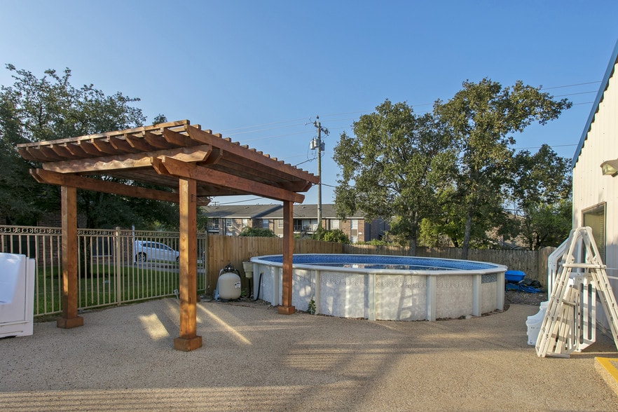 More Photos Of 3114 Texas Ave S, College Station Freestanding For Sale