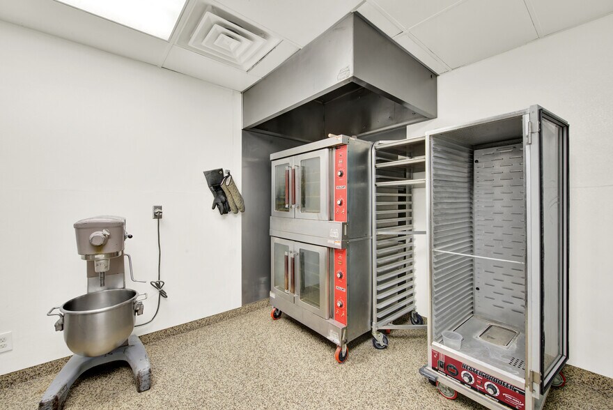 More Photos Of 830 Main St, Red Bluff Freestanding For Sale