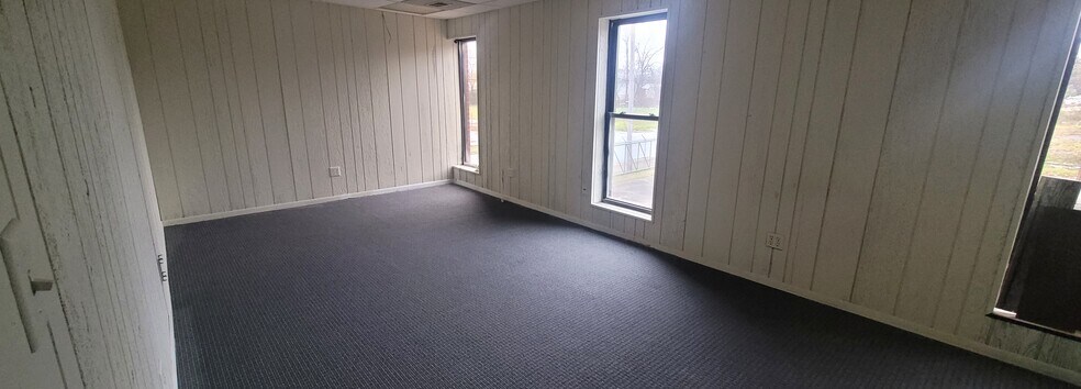 More Photos Of 1120 Oak Hill Ave, Youngstown Warehouse For Lease