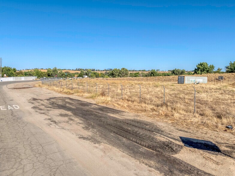 More Photos Of Angus Ln @ E Roberts Ln, Bakersfield Land For Sale