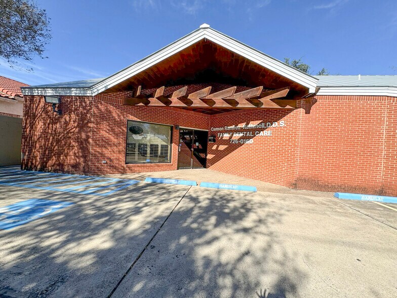 Primary Photo Of 1520 Corpus Christi St, Laredo Medical For Lease