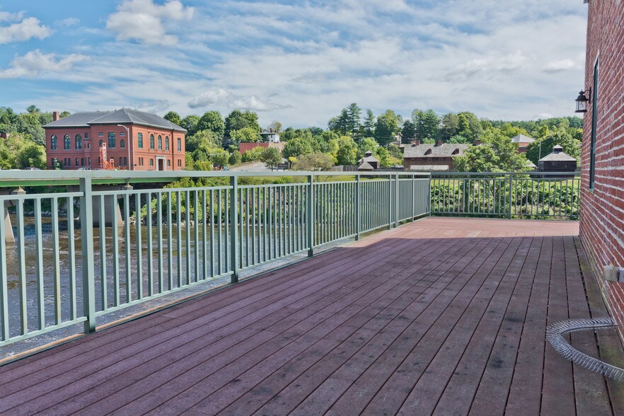 More Photos Of 211 Water St, Augusta Office For Sale