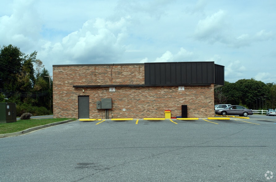 More Photos Of 3865 Old Town Rd, Huntingtown Freestanding For Lease