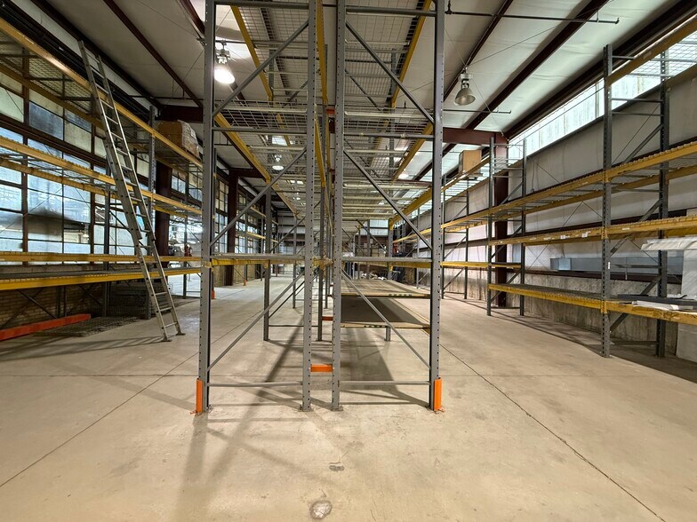 More Photos Of 1820 N Major Ave, Chicago Distribution For Sale