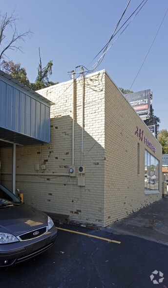 More Photos Of 3450 Brainerd Rd, Chattanooga Freestanding For Sale
