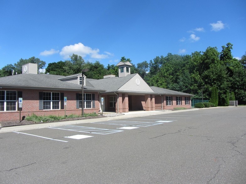 More Photos Of 25 Edison Rd, Mahwah Daycare Center For Lease