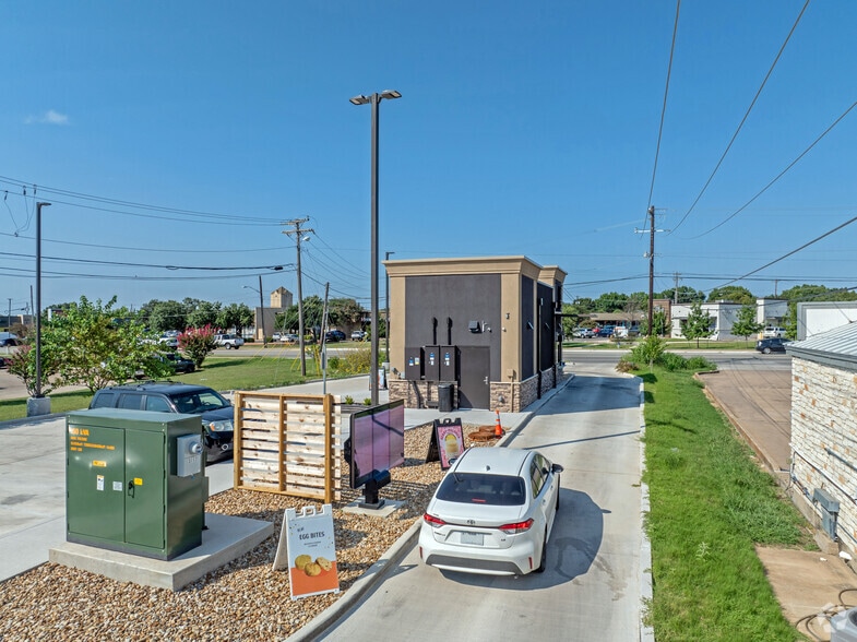 More Photos Of 3117 Williams Dr, Georgetown General Retail For Lease