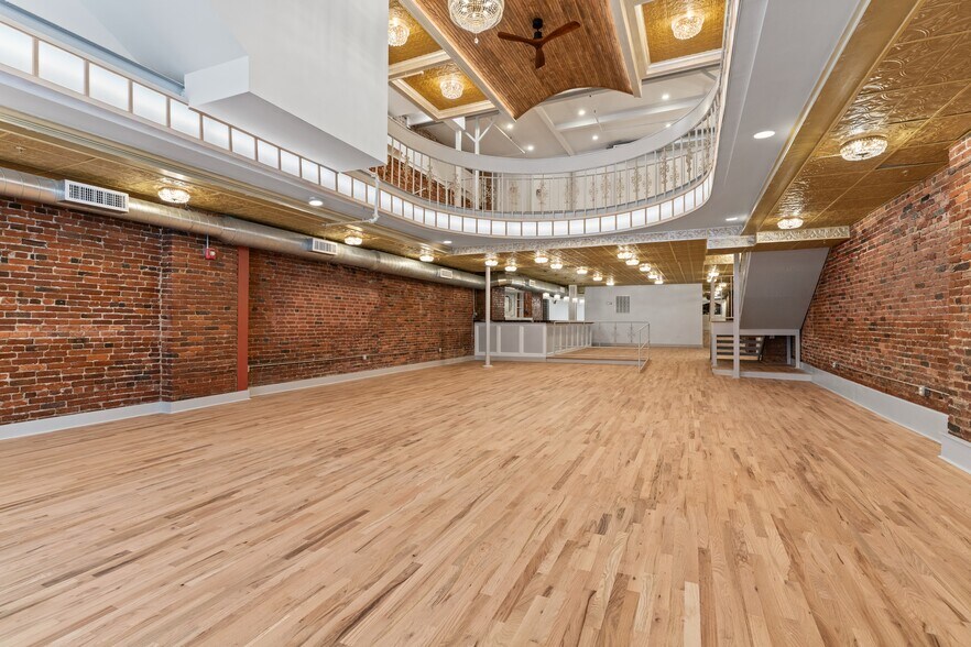 More Photos Of 209 3rd Ave N, Nashville Hotel For Sale