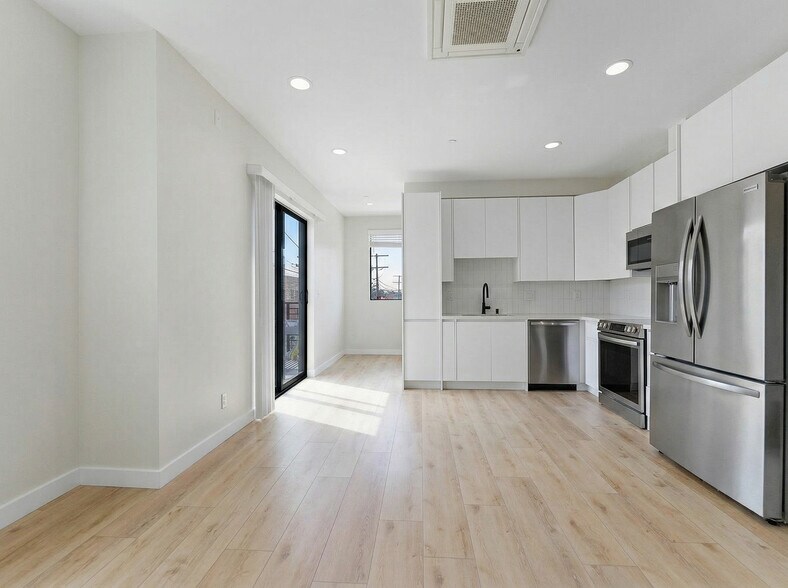 More Photos Of 5075 Pickford St, Los Angeles Apartments For Sale