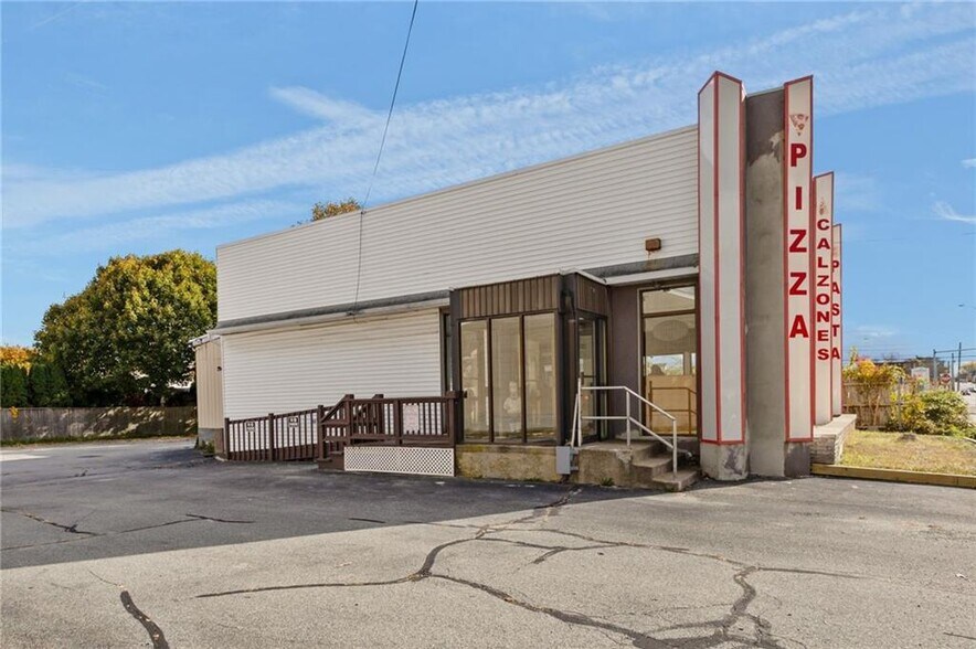 Primary Photo Of 2792 Pawtucket Ave, East Providence Restaurant For Sale