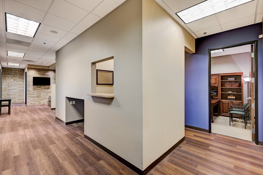More Photos Of 3175 Saint Rose Pky, Henderson Medical For Lease