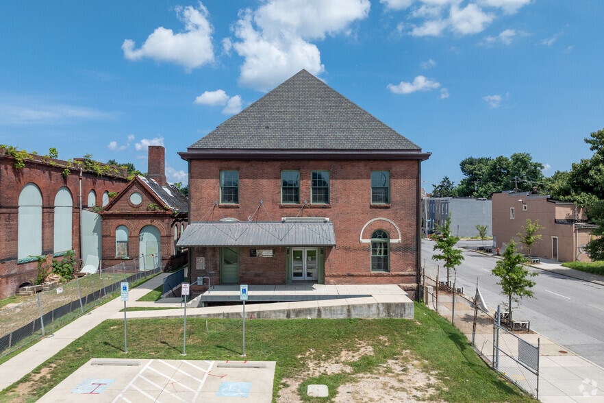 More Photos Of 1414 N Wolfe St, Baltimore Showroom For Lease