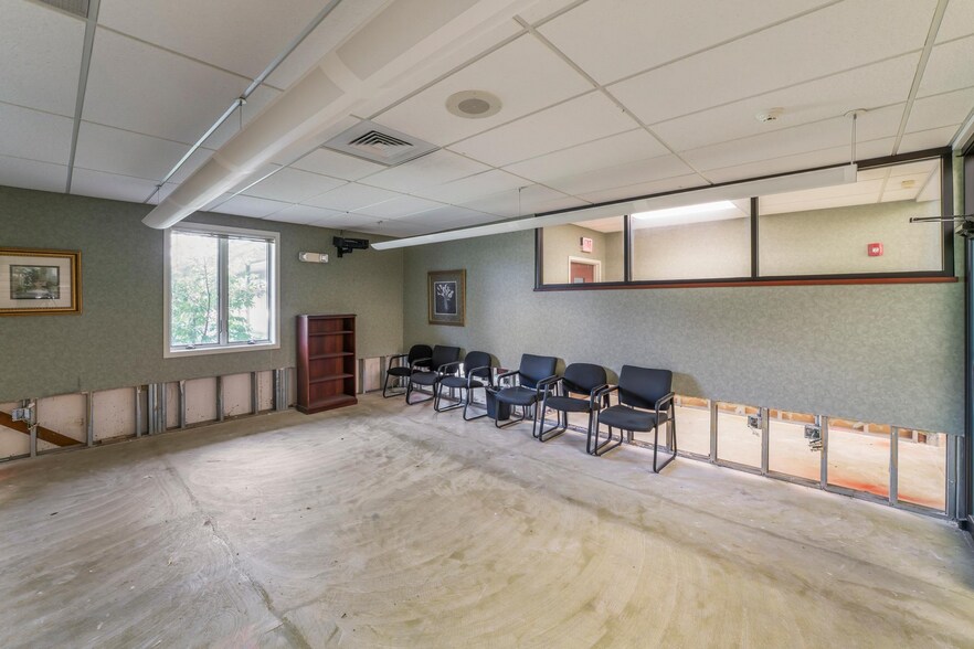 More Photos Of 614 Union Rd, Vineland Office For Sale