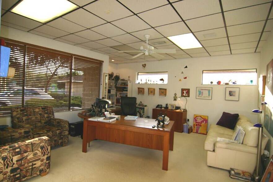 More Photos Of 808 W Waters Ave, Tampa Office For Sale