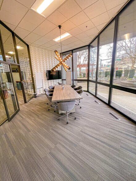 More Photos Of 915 Broadway St, Vancouver Office For Lease