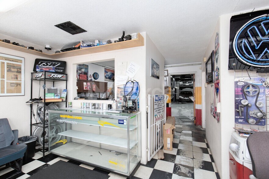 More Photos Of 4300 N Pecos Rd, Las Vegas Warehouse For Sale