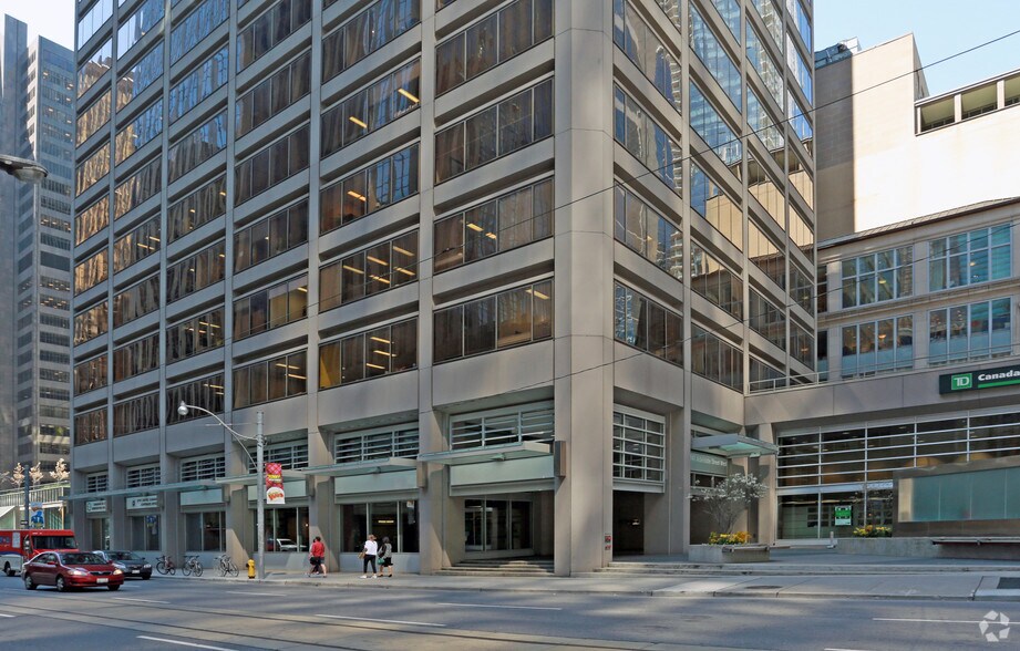 More Photos Of 141 Adelaide St W, Toronto Office For Lease