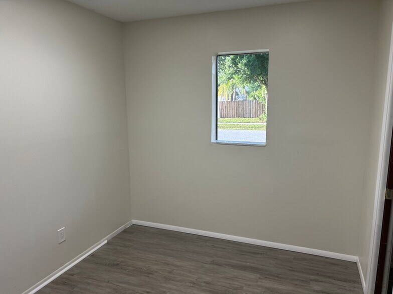More Photos Of 695 Old Englewood Rd, Englewood Medical For Lease