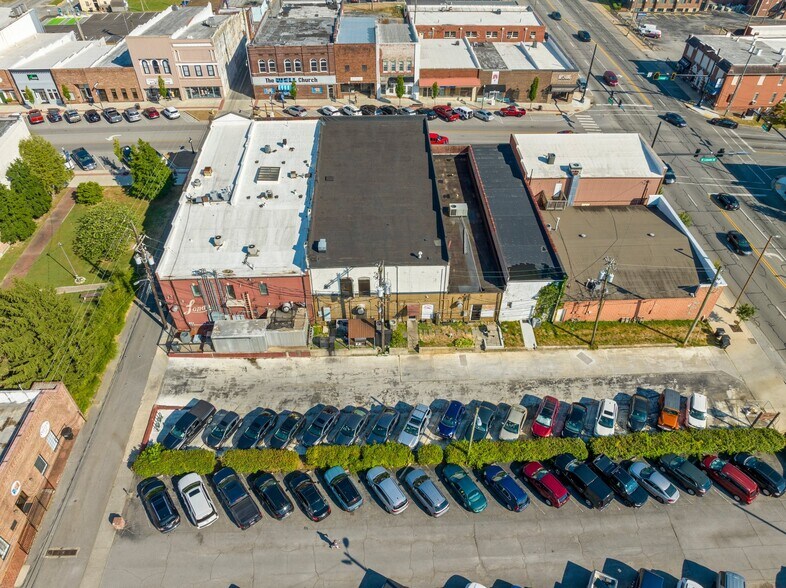 More Photos Of 122 W Lincoln St, Tullahoma Restaurant For Sale