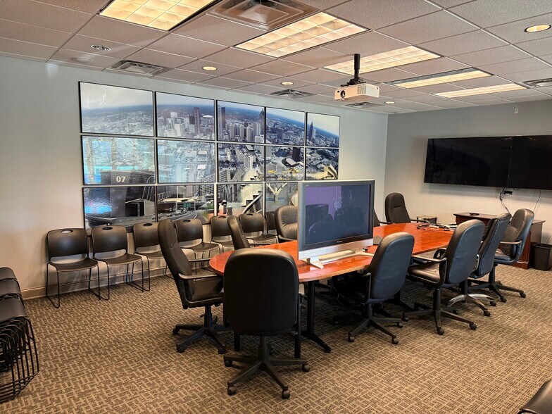 More Photos Of 2390 Canton Rd, Marietta Office For Sale