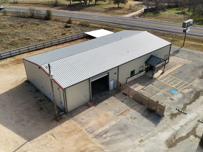More Photos Of 1511 S Graham St, Stephenville General Retail For Sale