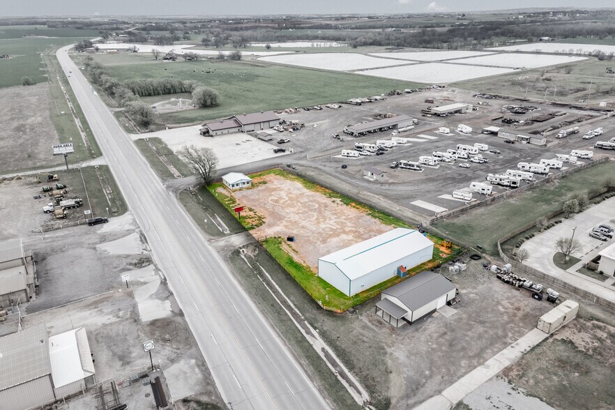 More Photos Of 403 Linwood Plz, Lindsay Warehouse For Sale