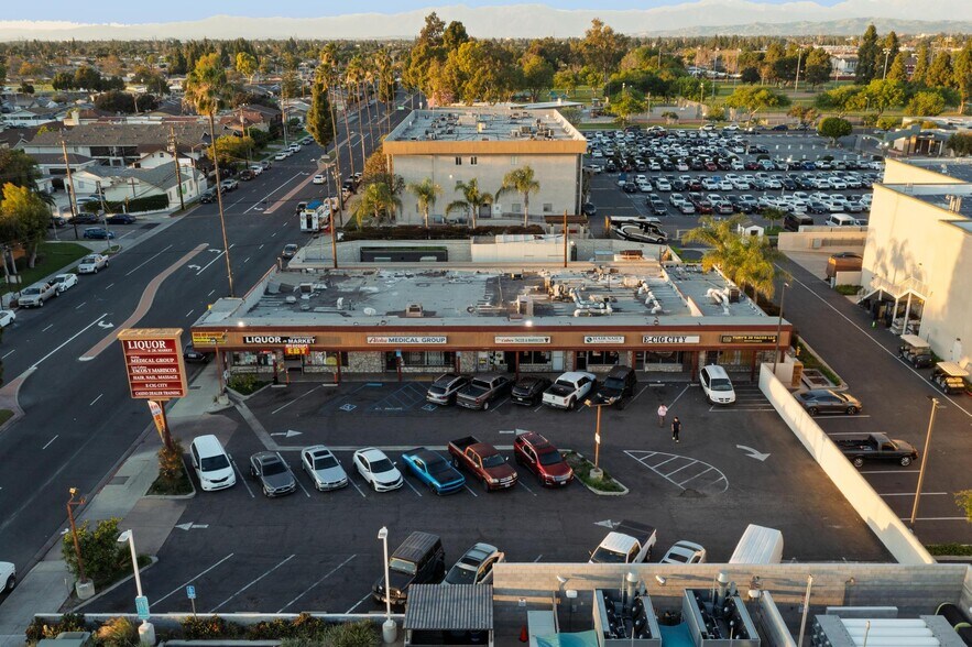 More Photos Of 11801-11813 Carson St, Hawaiian Gardens Storefront For Sale