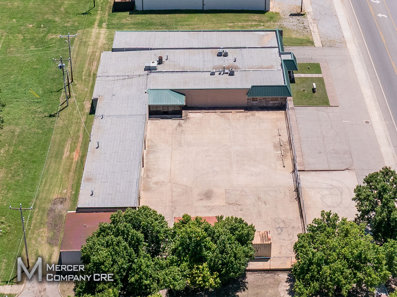 More Photos Of 1312 S Walker Ave, Oklahoma City Light Manufacturing For Sale