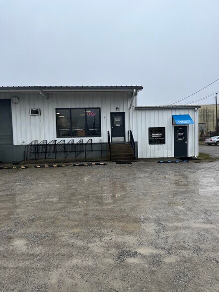 More Photos Of 120 Confederate Dr, Franklin Manufacturing For Sale