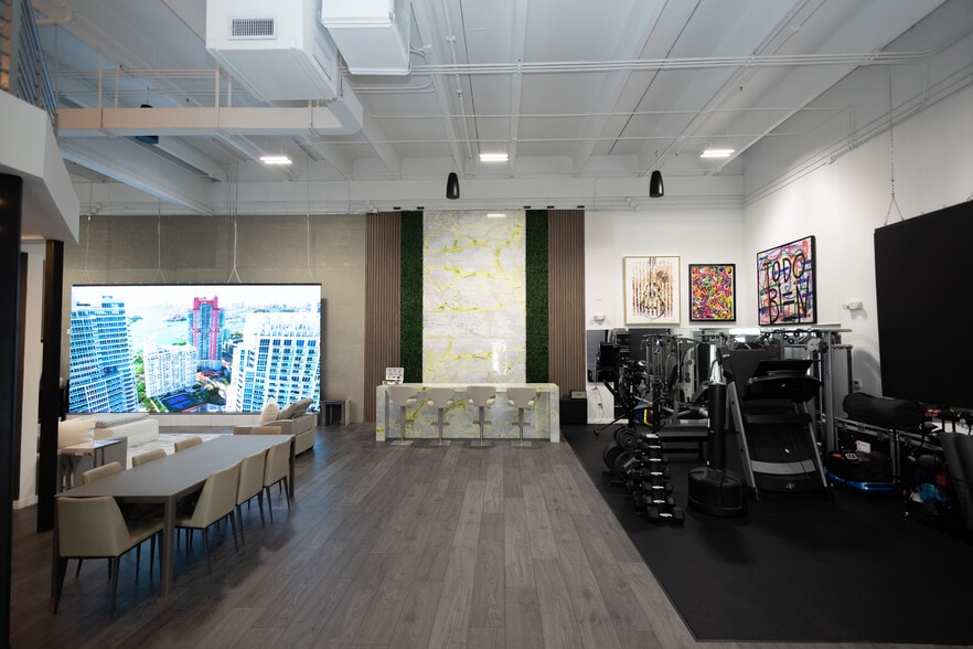 More Photos Of 6050 NW 102nd Ave, Doral Showroom For Lease