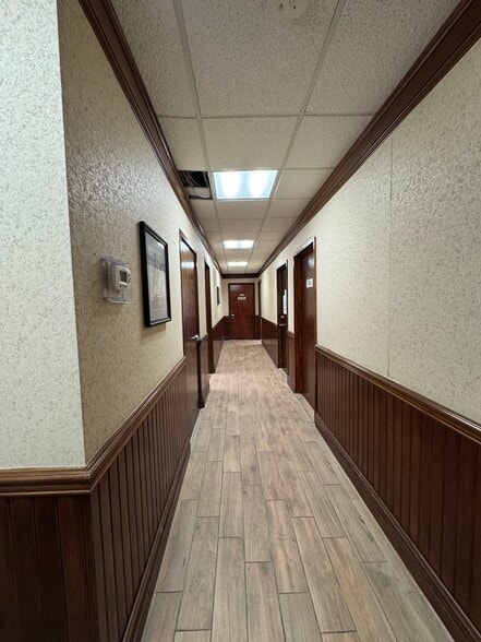 More Photos Of 20 W Park Ave, Long Beach Storefront Retail Office For Sale