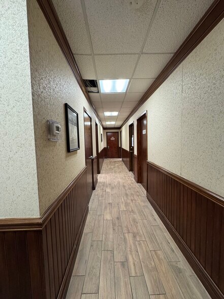 More Photos Of 20 W Park Ave, Long Beach Storefront Retail Office For Sale