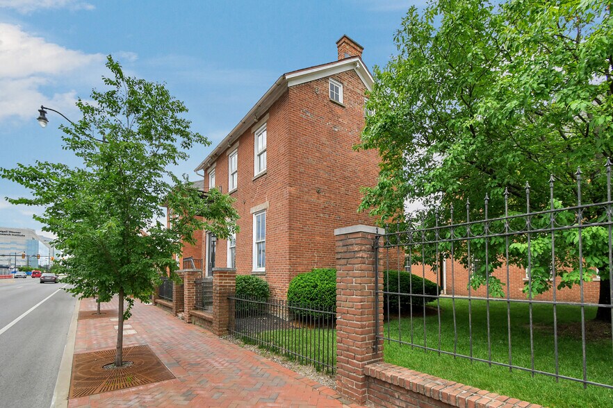 More Photos Of 391 E Livingston Ave, Columbus Office Residential For Sale