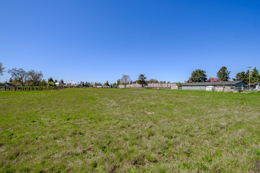More Photos Of 1661 Lincoln Rd, Woodburn Land For Sale