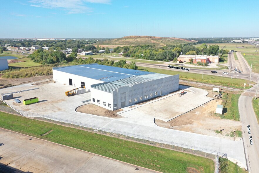 More Photos Of 6 White Rd, Houston Manufacturing For Sale