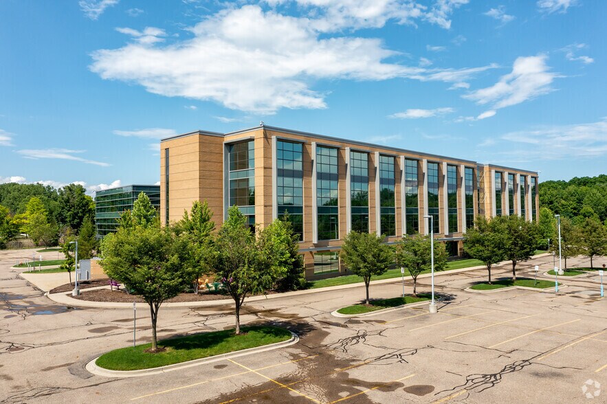 More Photos Of 36500 Corporate Dr, Farmington Hills Office For Lease