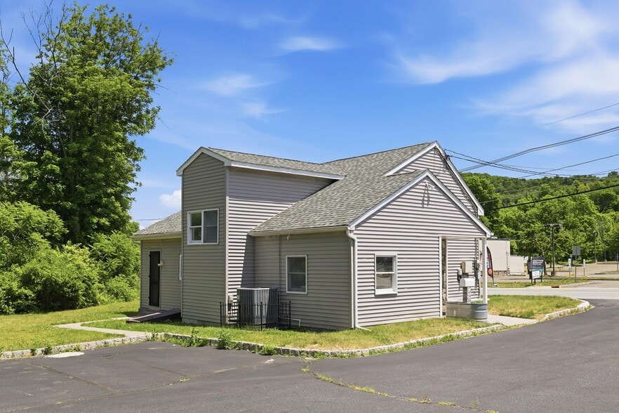 More Photos Of 75 Route 23, Franklin Office Residential For Lease