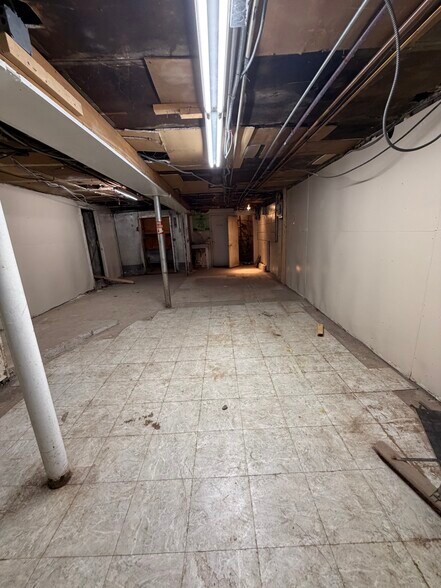 More Photos Of 33-19 30th Ave, Long Island City General Retail For Sale