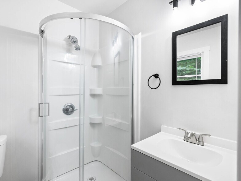 More Photos Of 671 E Court St, Marion Multifamily For Sale